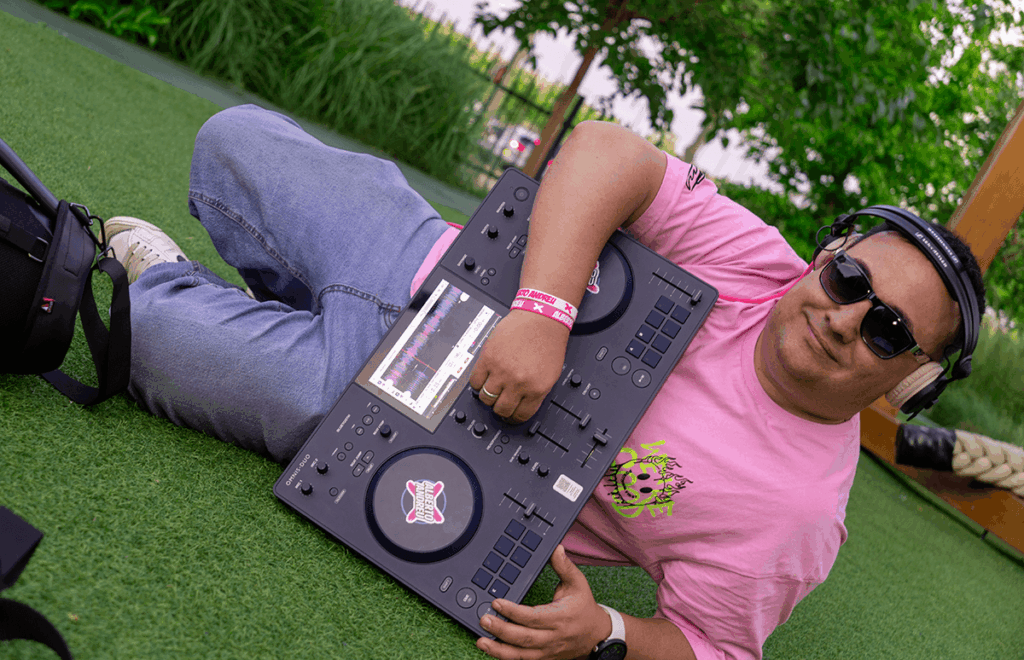 Walking DJ